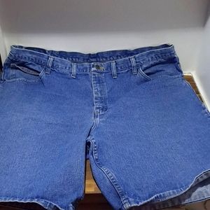 Wrangler relaxed fit shorts, size 44
